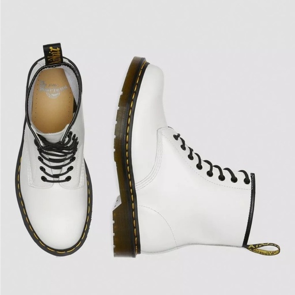 DR. MARTENS 1460 Smooth Leather Lace Up Boots White Size 7 - Picture 2 of 4
